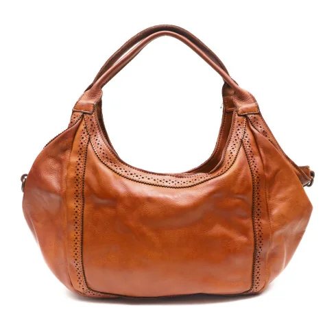 Sac à main hobo tendance femme en cuir vintage porté épaule et bandoulière rouge