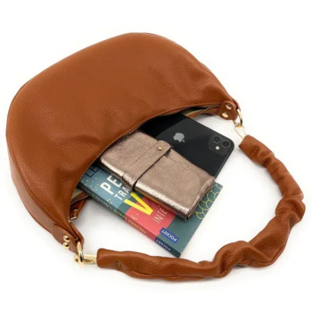 Sac à main femme hobo en cuir grainé italien marron camel porté épaule ou bandoulière