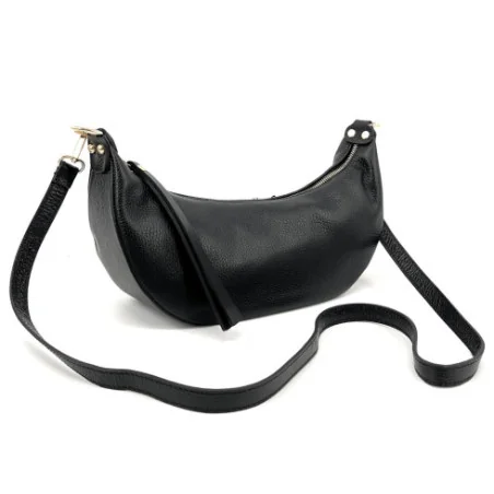 Sac en cuir grainé noir forme baguette pour femme porté épaule avec bandoulière fabriqué en Italie