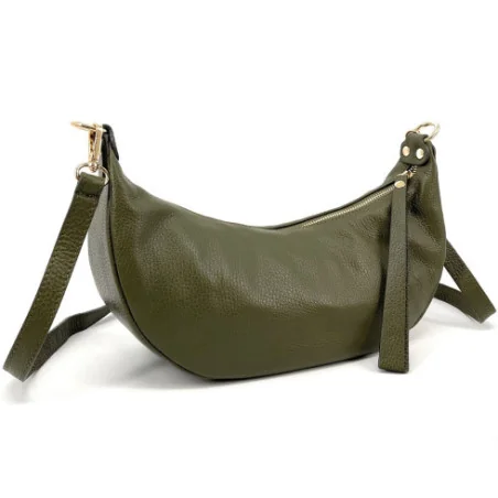 Sac hobo en cuir grainé pur de vachette vert kaki fabriqué en Italie porté épaule avec bandoulière