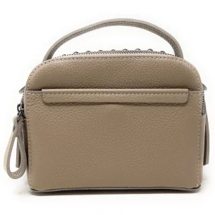 Mini sac à main tendance femme en cuir grainé clouté porté main de travers et bandoulière taupe