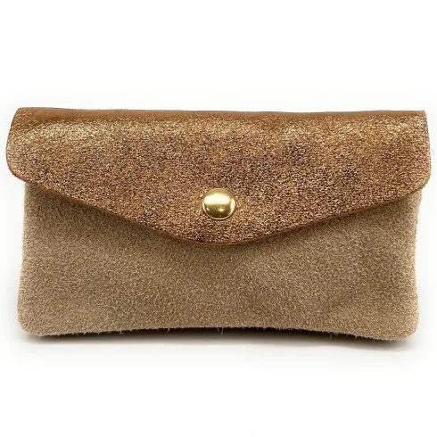 Pochette porte-monnaie tendance femme en daim et cuir irisé porté main bleu roi or porte-cartes