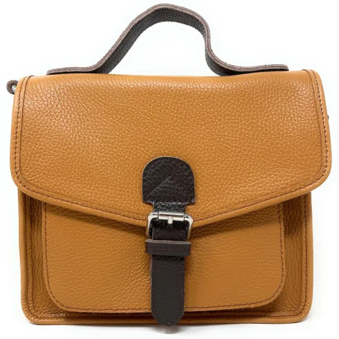 Sac cartable tendance femme en cuir grainé italien porté bandoulière et main jaune moutarde