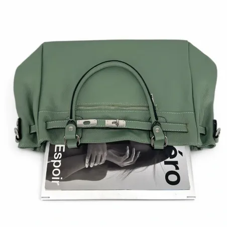 sac à main type ladylike en cuir grainé vert pastel avec bandoulière