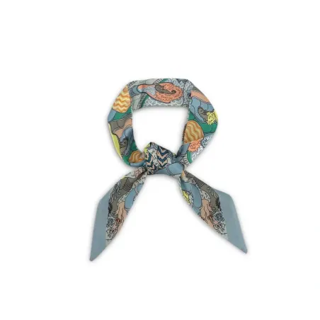 foulard en tissu effet satin avec motifs de couleur bleu