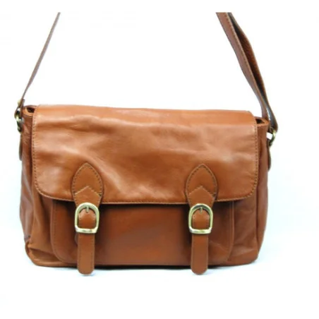 Sac tendance femme en cuir italien lisse porté bandoulière cognac foncé