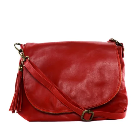 Sac très tendance femme en cuir lisse italien porté de travers et bandoulière cognac