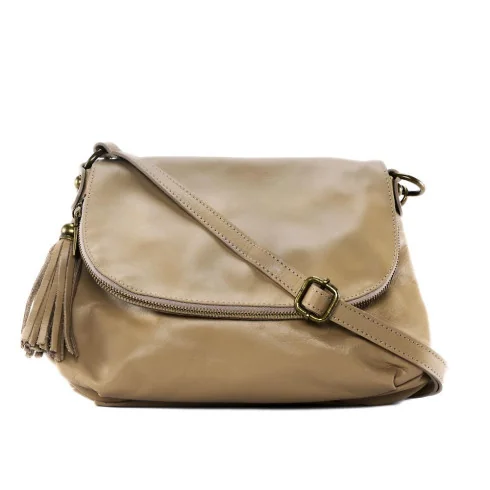 Sac très tendance femme en cuir lisse italien porté de travers et bandoulière cognac