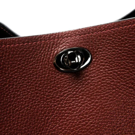 Sac femme tendance en cuir grainé porté épaule avec bandoulière amovible rouge foncé