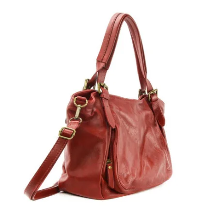 Sac très tendance femme en cuir italien lisse porté épaule et bandoulière rouge foncé